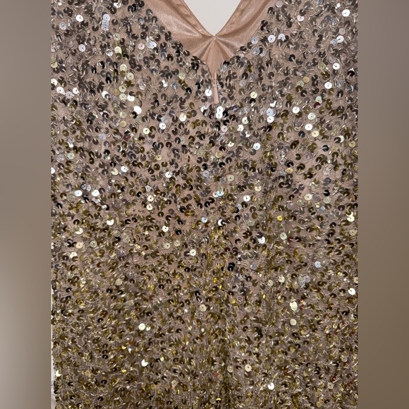 NWT |Mac Duggal 1068 Shimmering Gold Sequined Sleeveless  Side Slit Gown Size 2 - Picture 13 of 17